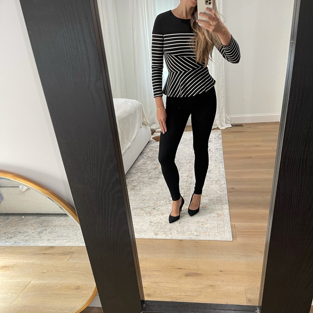 BCBG xxs peplum top